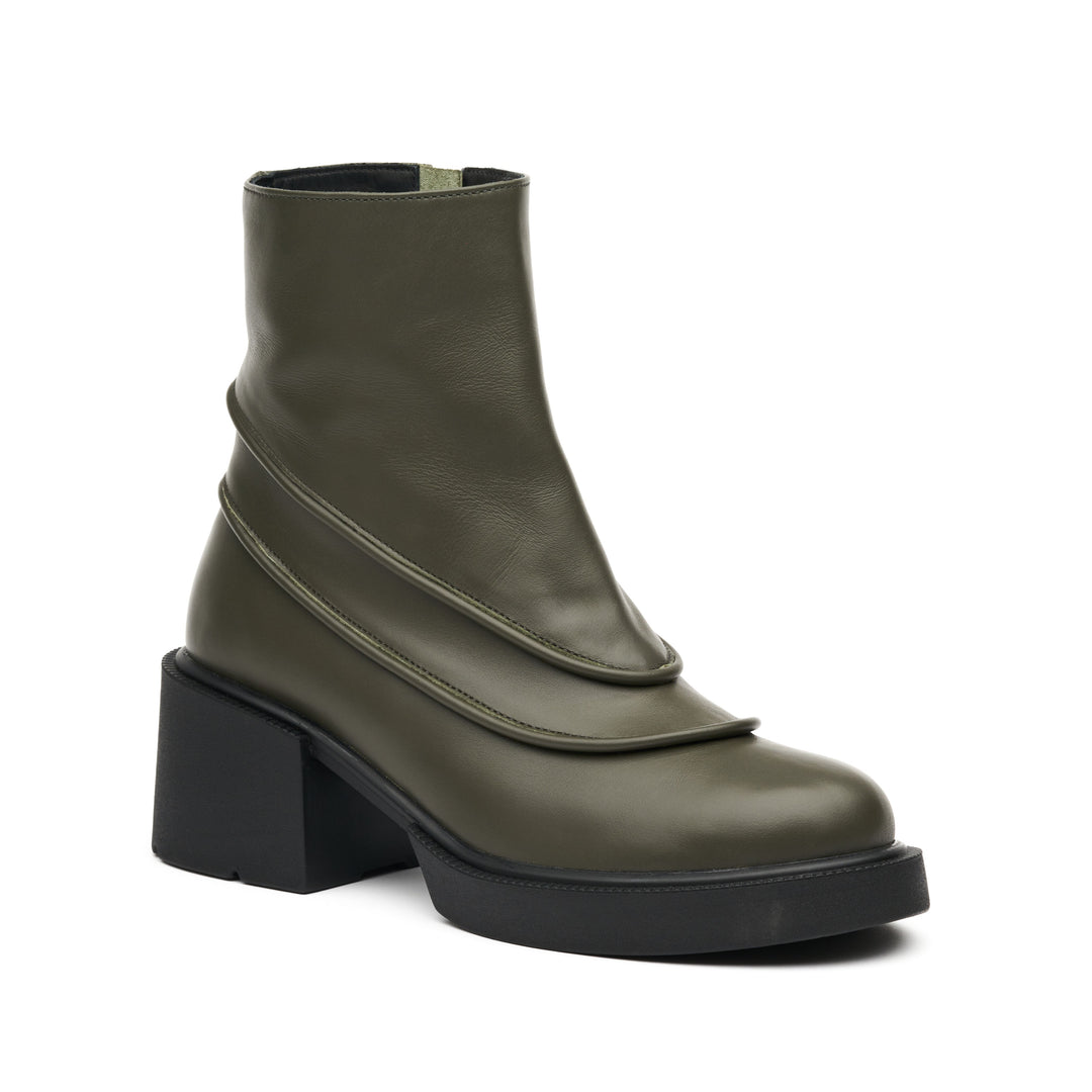 "Voyage Boots in Moss"