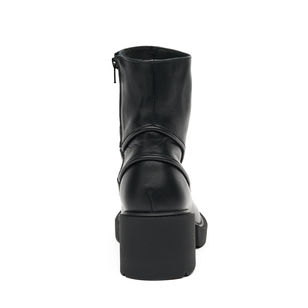 "Voyage Boots in Black"