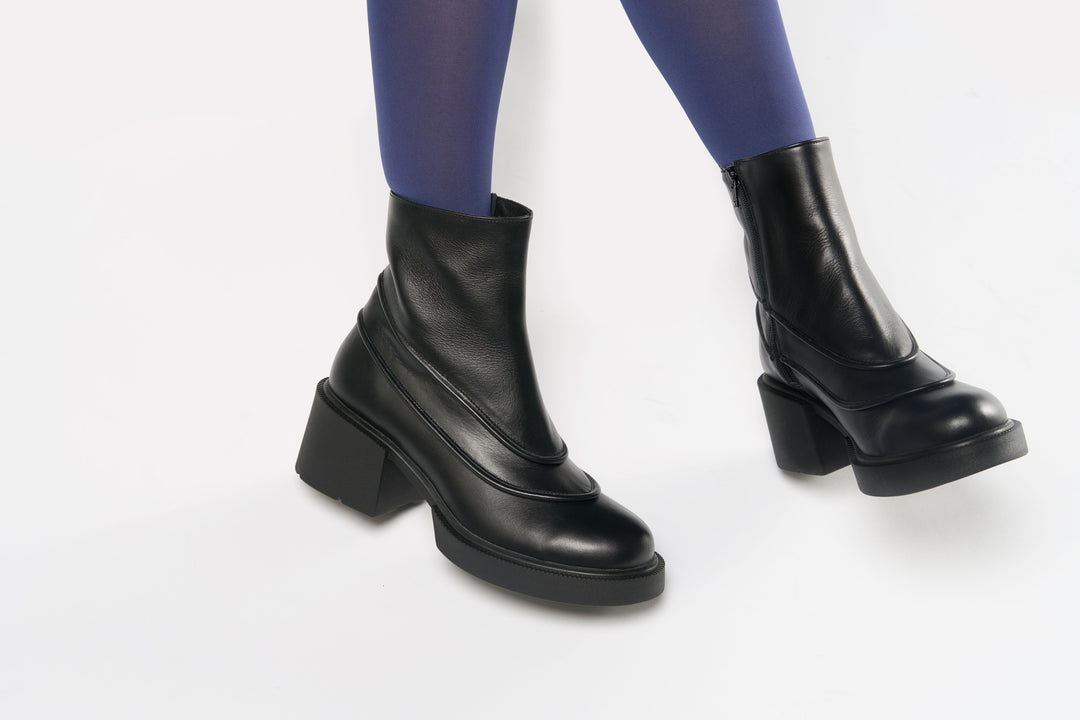 "Voyage Boots in Black"